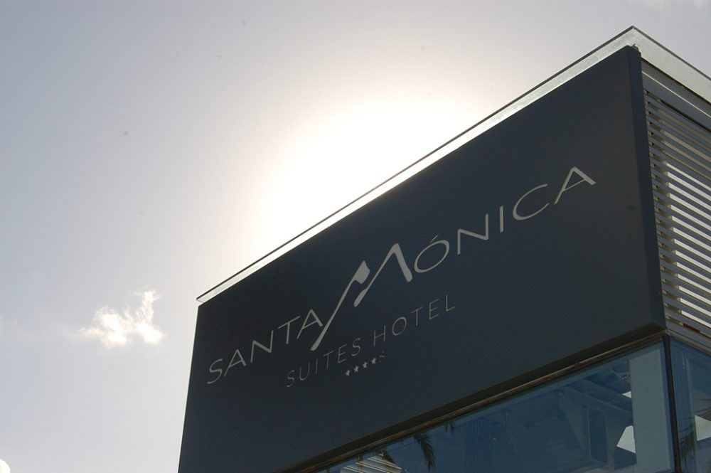 Rótulo luminso Hotel Santa Mónica, Gran Canaria