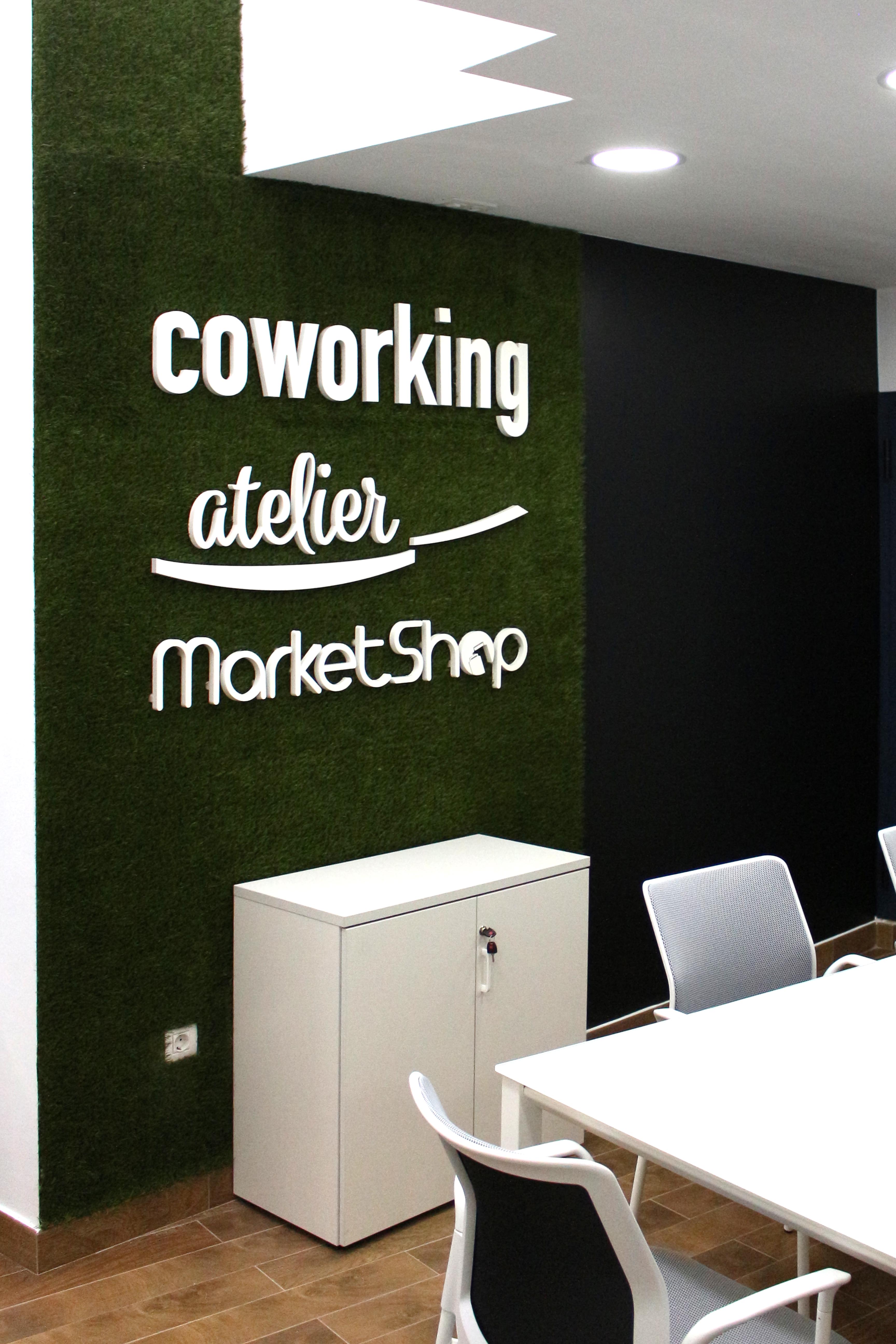 Personalizacón de corner con imagen corporativa, Atelier Coworking, Tacoronte, Tenerife